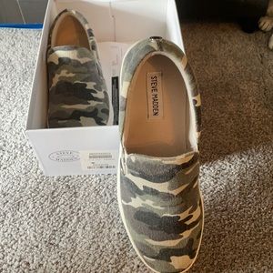 Steve Madden Green Camo Shoes